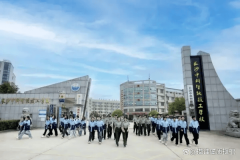 这些设备使学生可以或许正在“做中学、学